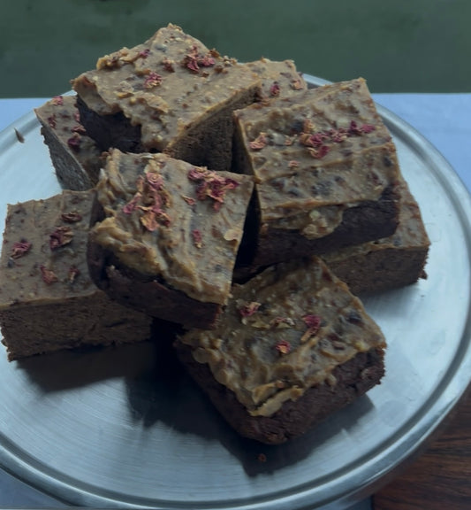 STICKY DATE PUDDING BROWNIE