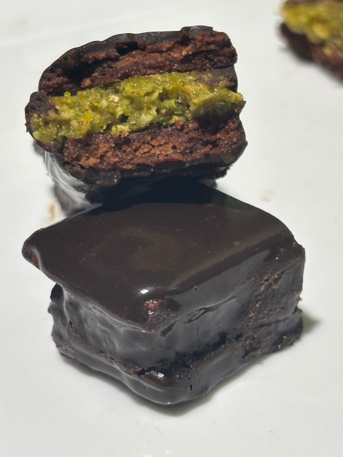 DUBAI CHOCOLATE TASTY TIMS- (TIM TAMS)