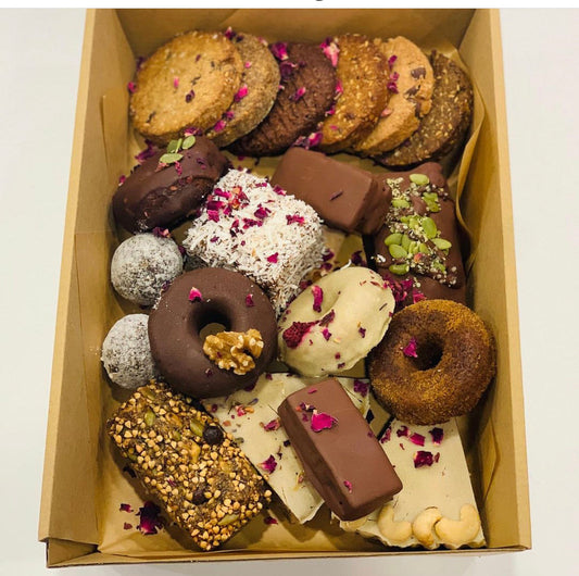 ASSORTED LARGE SWEET PLATTER BOX